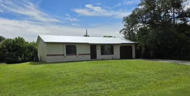 Main picture of 2466 Strawlawn St