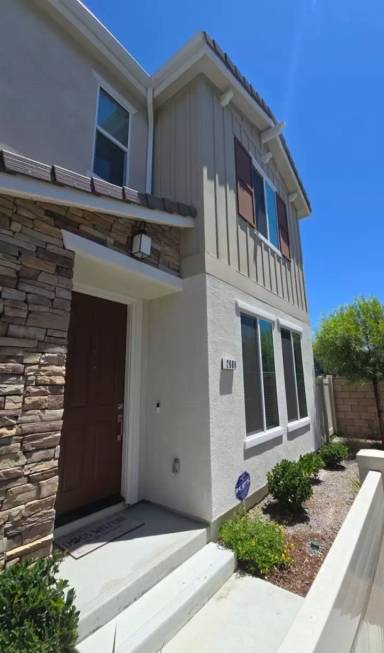 Main picture of 2608 Nanza St