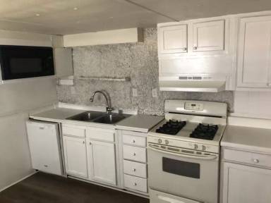 Main picture of 7000 SE Ridgeway Ter