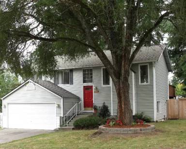 Main picture of 10913 161st Ave NE