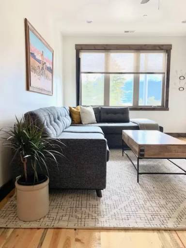 Main picture of 638 Nucleus Ave