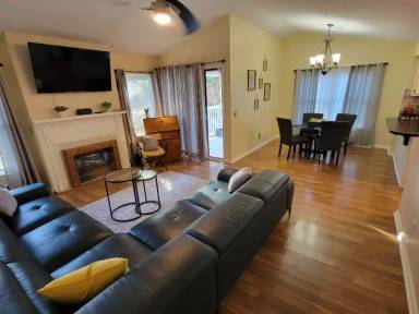 Main picture of 117 W Victoria Ct
