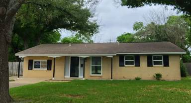 Main picture of 8201 Parkdale Cv