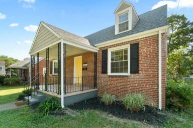 Main picture of 5200 Scott St