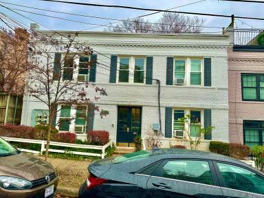 Main picture of 1923 35th Pl NW