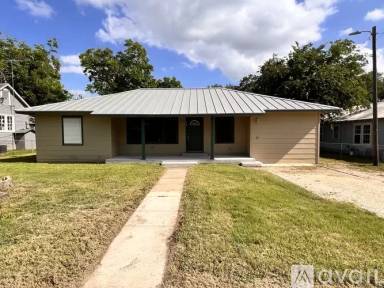 Main picture of 205 W Schulz St