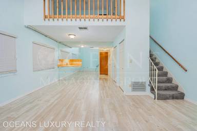 Main picture of 2 Bristol Ln
