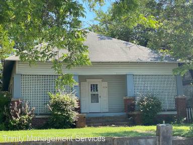 Main picture of 136 E Church St