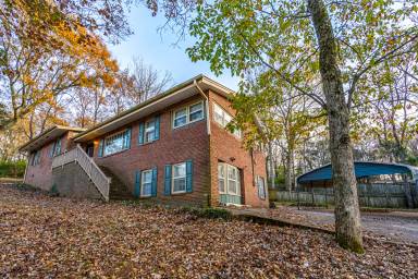 Main picture of 702 Chambers Dr NE