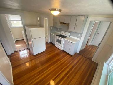 Main picture of 11 Clark St