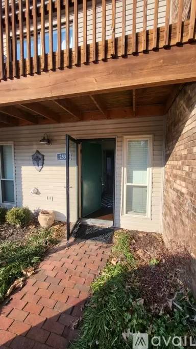 Main picture of 2536 E Sweetbriar Dr