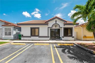 Main picture of 9046 NW 121st Ter