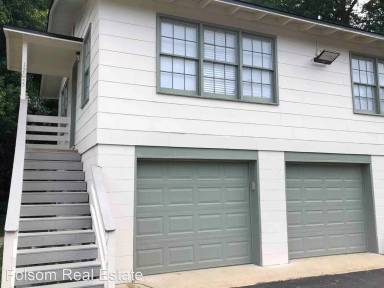 Main picture of 118 W 4th Ave