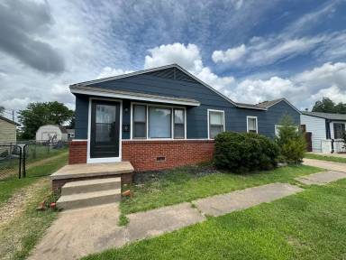 Main picture of 818 N Darlington Ave