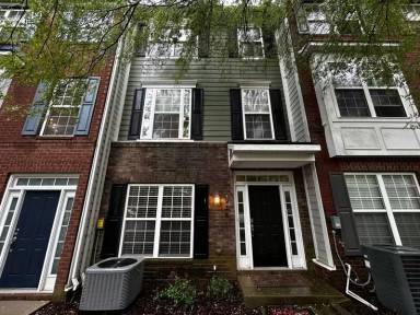 Main picture of 8236 Lenox Creekside Dr