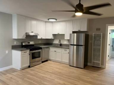 Main picture of 930 Felspar St