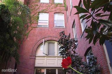 Main picture of 1720 Lombard St