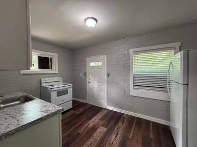 Main picture of 646 Cleveland St