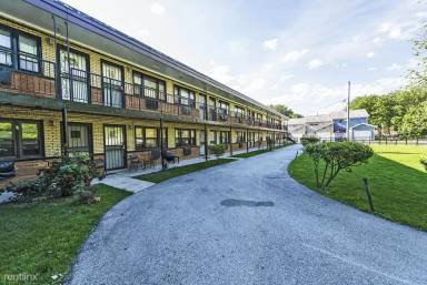 Main picture of 7925 S Phillips Ave