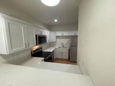 Main picture of 883 Broadway