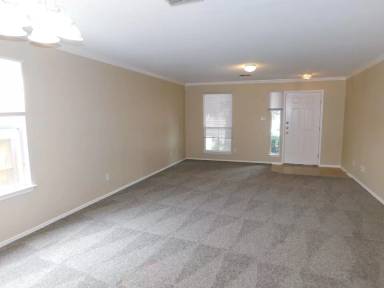 Main picture of 9001 Barkwood