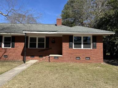 Main picture of 621 Cameron Dr