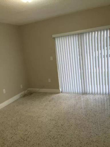 Main picture of 400 SW 10th St