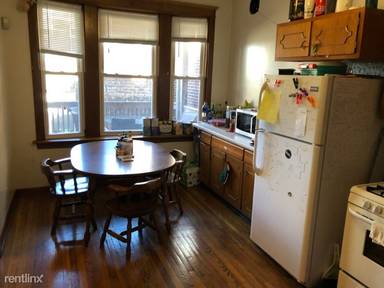 Main picture of 810 W Altgeld St