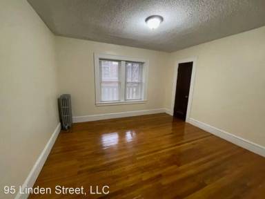 Main picture of 95 Linden St