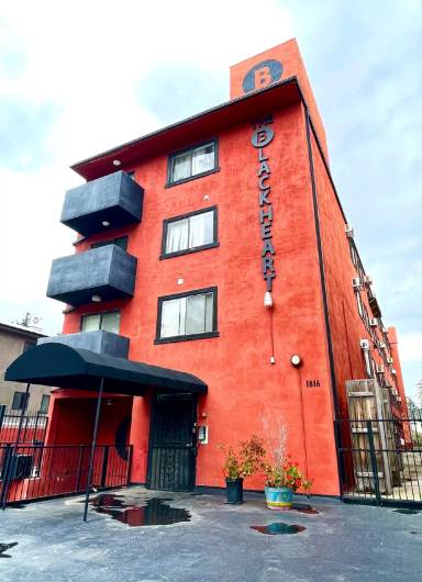 Main picture of 1816 N Gramercy Pl