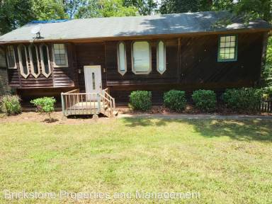 Main picture of 804 Cedar Lake Dr SE