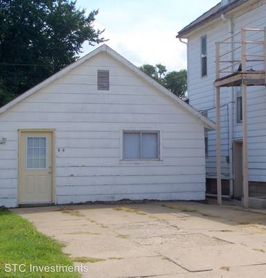 Main picture of 337 W Adams St