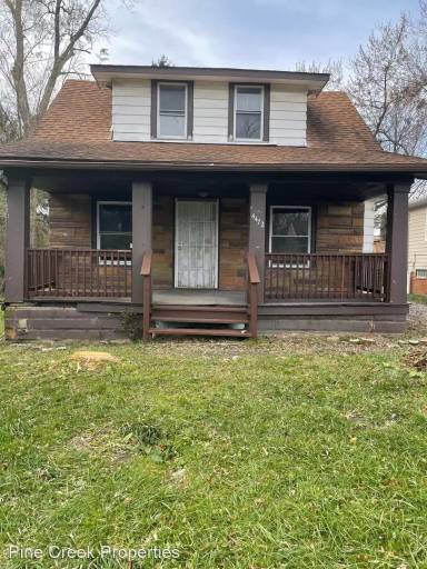 Main picture of 4444 E 158th St