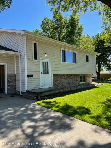 Main picture of 817 W Brookings St