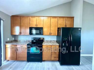 Main picture of 19401 Laci St