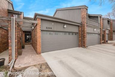 Main picture of 3208 W Woodcrest Way