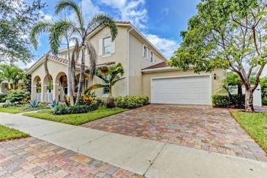 Main picture of 2740 Wymberly Dr