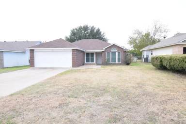 Main picture of 1702 Cedar Ln