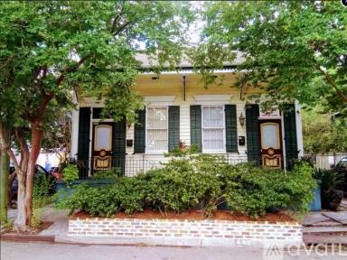 Main picture of 447 Elmira Ave