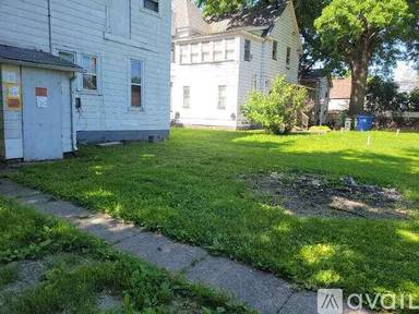 Main picture of 516 W 15th St