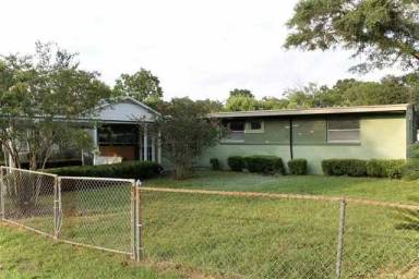 Main picture of 10 Cloverland Ct