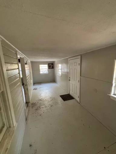 Main picture of 13700 Castelin Ave