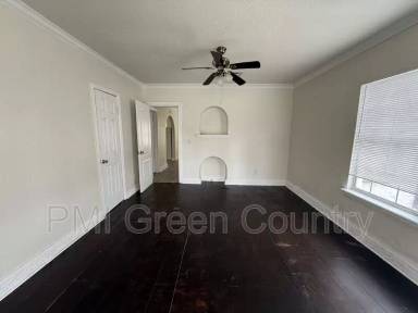 Main picture of 1447 N Lewis Pl