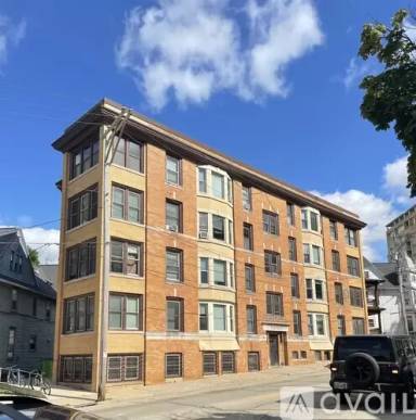 Main picture of 213 N Hamilton St