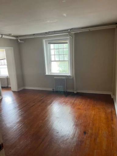 Main picture of 2 S Market St