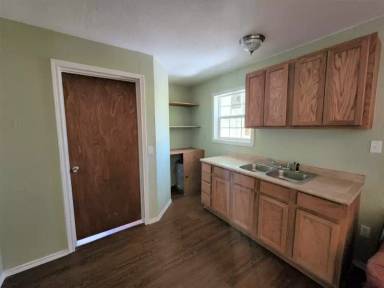Main picture of 315 Acorn Oak St