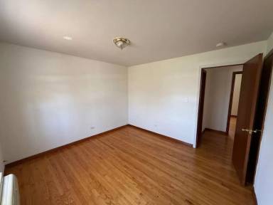 Main picture of 145 E Palatine Rd