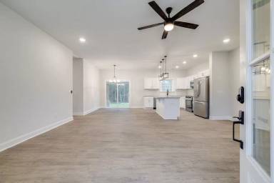 Main picture of 1174 Chimney Rd