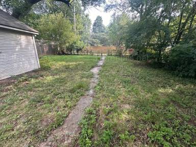 Main picture of 2915 W Douglas Ave