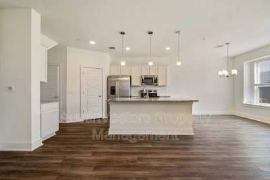 Main picture of 1608 Roseburg Dr